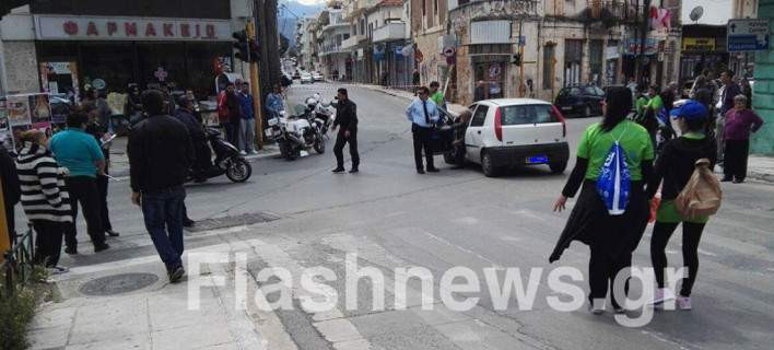 Απίστευτο περιστατικό στα Χανιά: Ηλικιωμένος παρέσυρε με το αυτοκίνητο εθελόντρια στον μαραθώνιο (εικόνες)